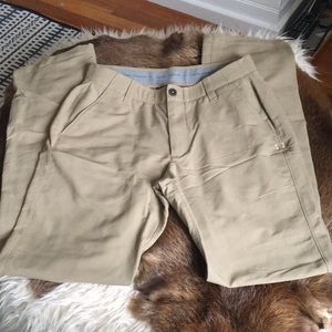 Like New Under Armour men’s golf pants